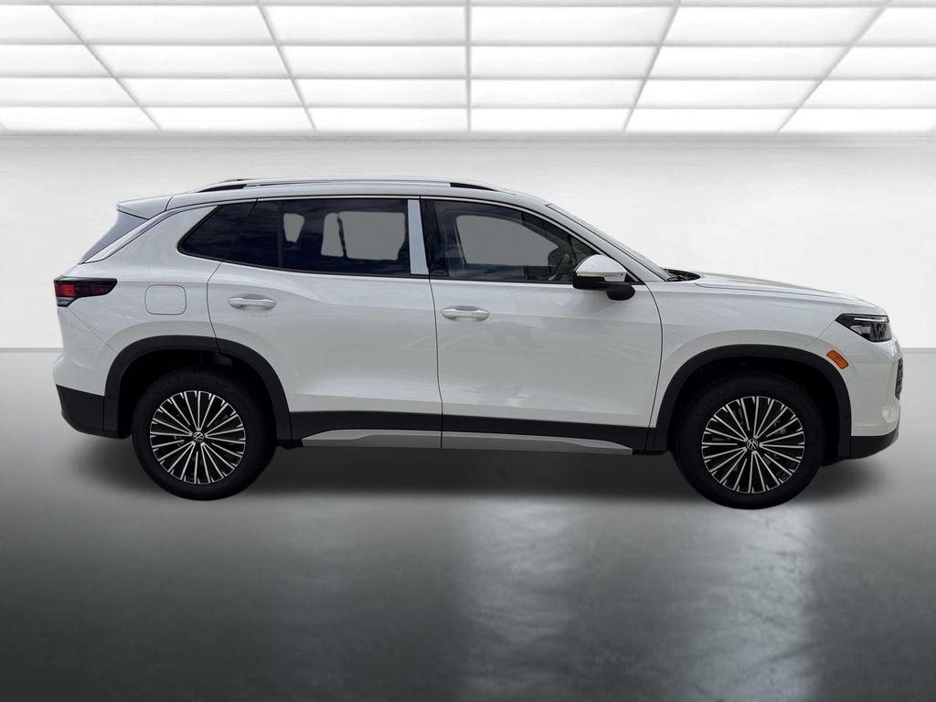 new 2025 Volkswagen Tiguan car, priced at $34,182
