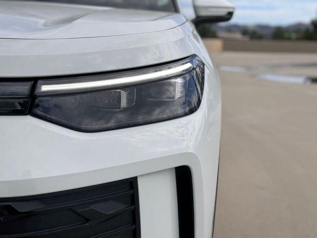new 2025 Volkswagen Tiguan car, priced at $34,182