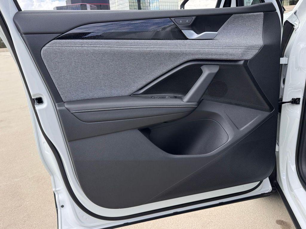 new 2025 Volkswagen Tiguan car, priced at $34,182