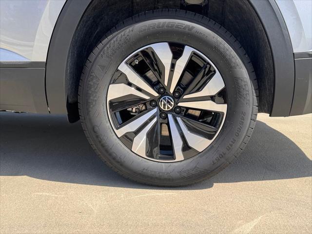 new 2025 Volkswagen Atlas car, priced at $40,619