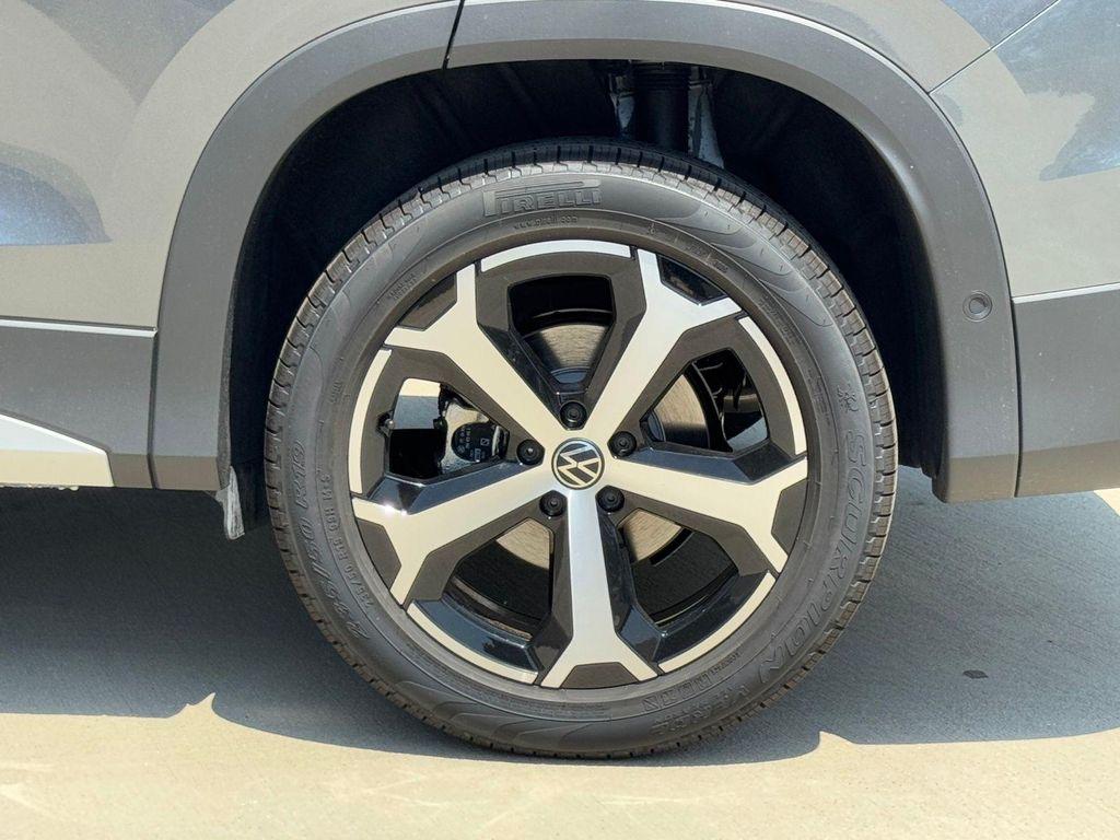 new 2025 Volkswagen Tiguan car, priced at $37,121