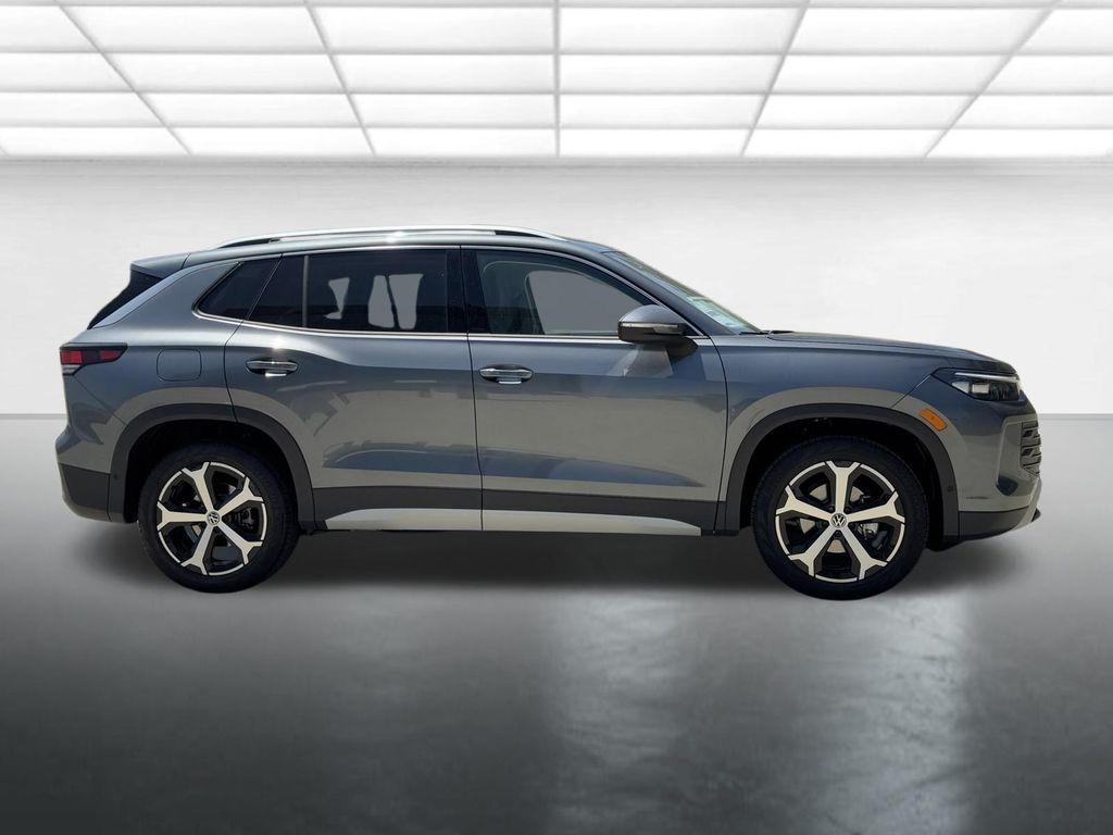 new 2025 Volkswagen Tiguan car, priced at $35,476