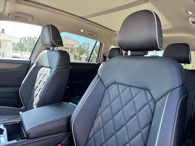 new 2025 Volkswagen Atlas car, priced at $56,208