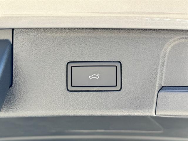new 2025 Volkswagen Atlas car, priced at $56,208