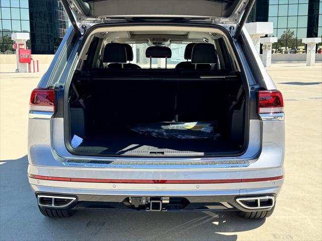 new 2025 Volkswagen Atlas car, priced at $56,208