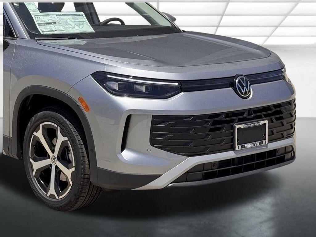 new 2025 Volkswagen Tiguan car, priced at $38,176