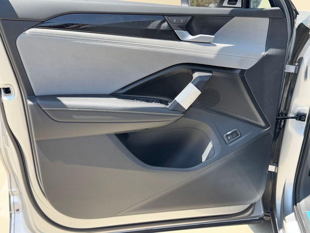 new 2025 Volkswagen Tiguan car, priced at $38,176
