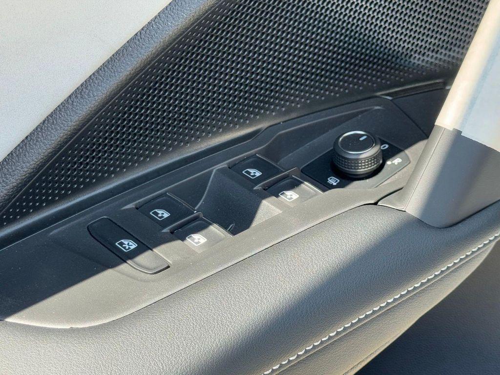 new 2025 Volkswagen Tiguan car, priced at $38,176