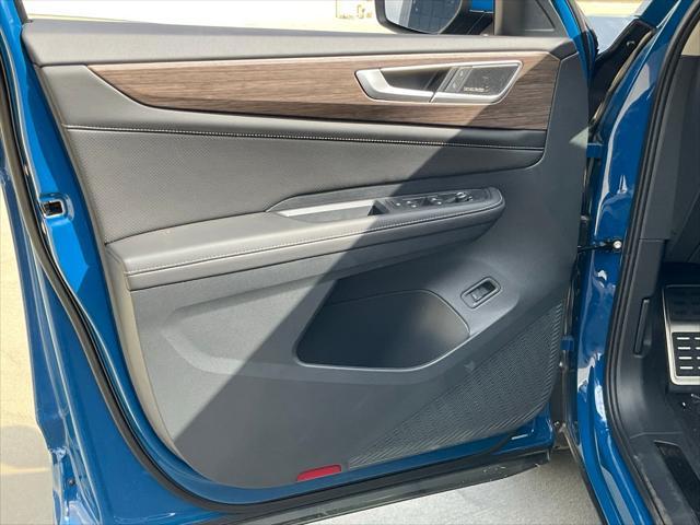 new 2025 Volkswagen Atlas car, priced at $55,571