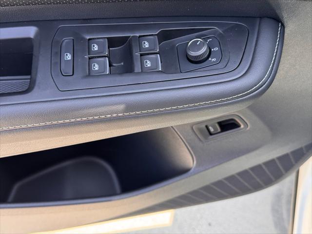 new 2025 Volkswagen Atlas car, priced at $45,954