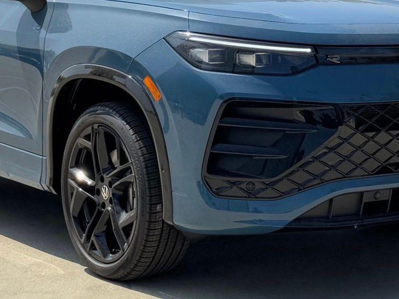 new 2025 Volkswagen Tiguan car, priced at $40,867