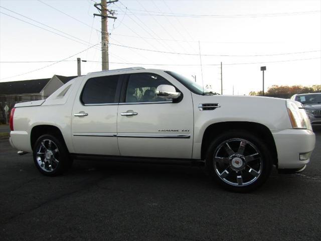 used 2013 Cadillac Escalade EXT car, priced at $19,995