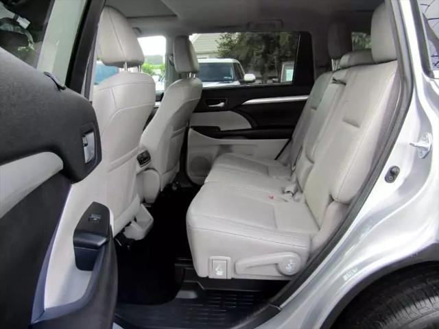 used 2016 Toyota Highlander car, priced at $21,995