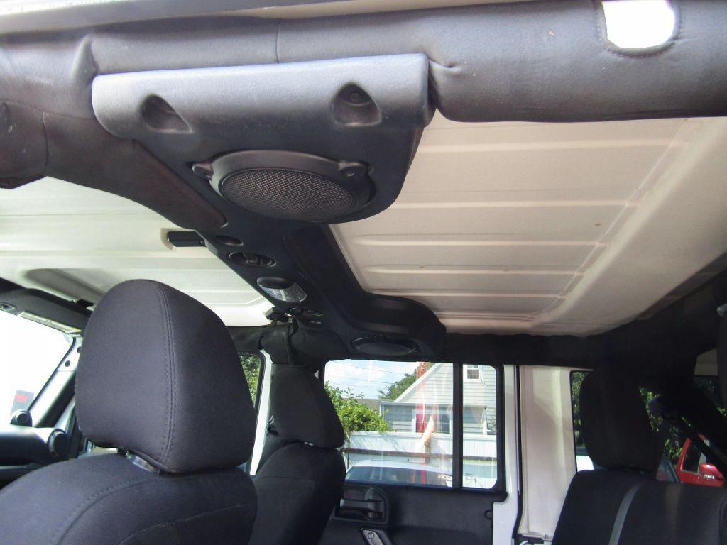 used 2014 Jeep Wrangler Unlimited car, priced at $16,495