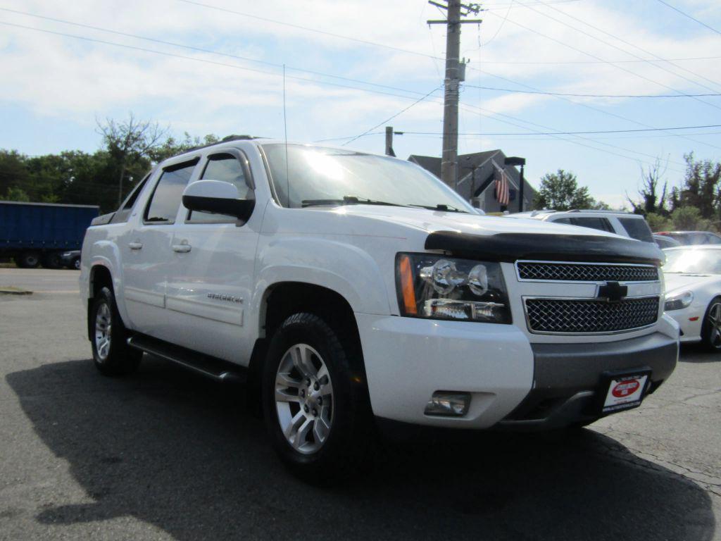 used 2011 Chevrolet Avalanche car, priced at $16,995