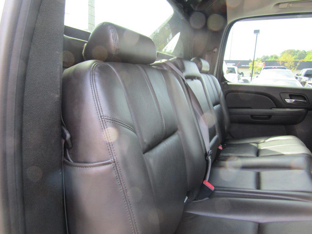 used 2011 Chevrolet Avalanche car, priced at $16,995