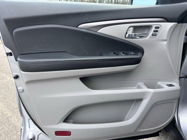 used 2022 Honda Pilot car, priced at $27,526