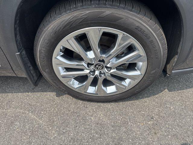 used 2021 Toyota Highlander Hybrid car, priced at $36,688