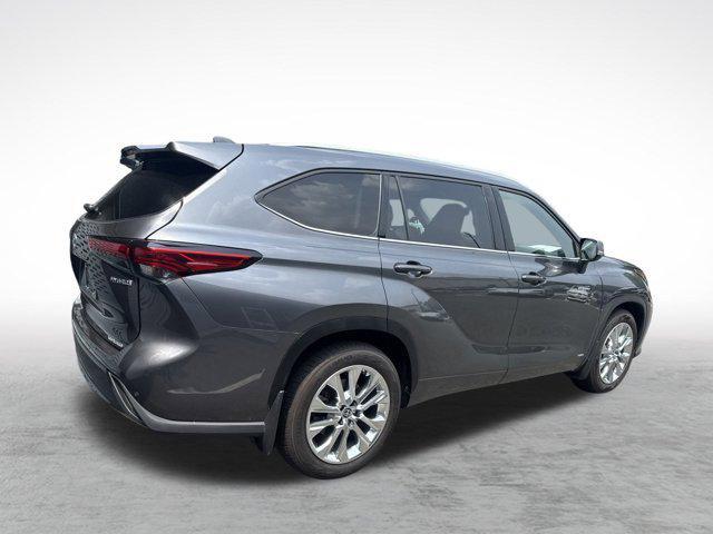 used 2021 Toyota Highlander Hybrid car, priced at $36,688