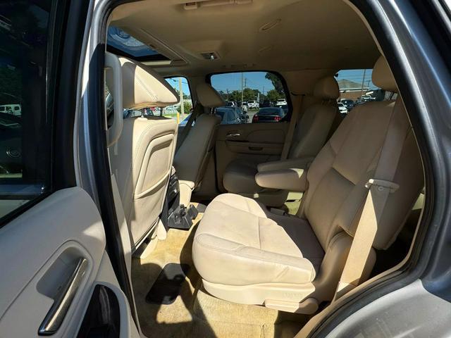 used 2007 Cadillac Escalade car, priced at $10,900