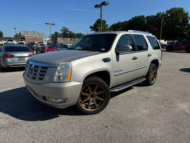 used 2007 Cadillac Escalade car, priced at $10,900