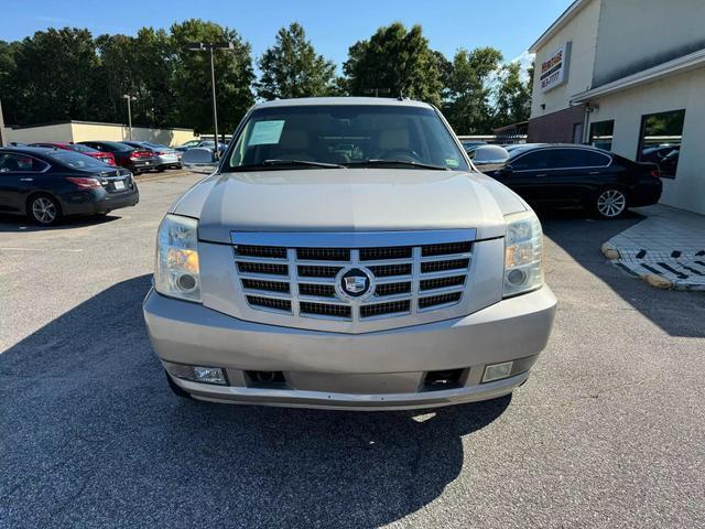 used 2007 Cadillac Escalade car, priced at $10,900