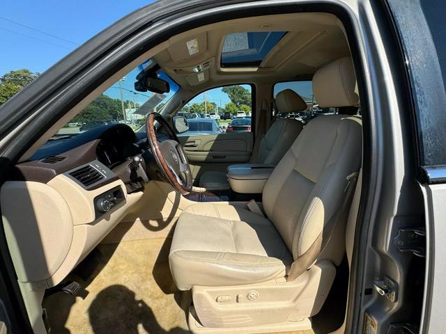 used 2007 Cadillac Escalade car, priced at $10,900