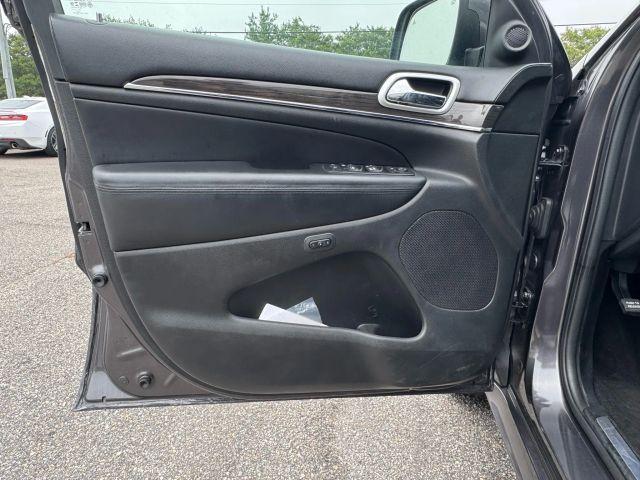 used 2016 Jeep Grand Cherokee car, priced at $13,995