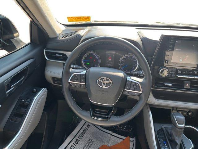 used 2020 Toyota Highlander Hybrid car, priced at $26,588