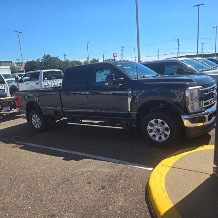 new 2024 Ford F-350 car, priced at $65,010