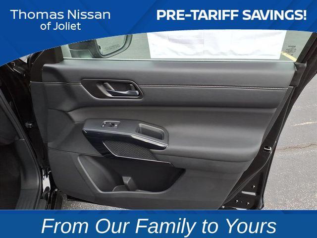 new 2025 Nissan Pathfinder car, priced at $35,372