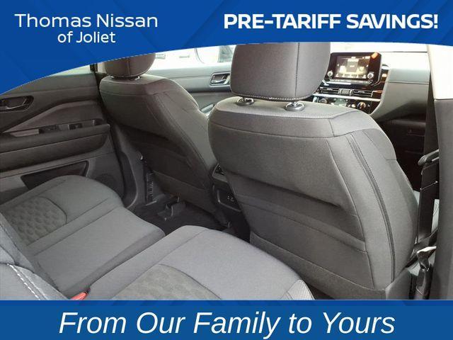 new 2025 Nissan Pathfinder car, priced at $35,372