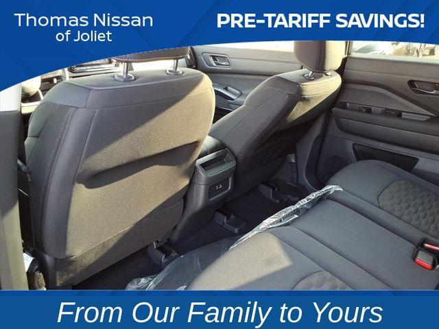 new 2025 Nissan Pathfinder car, priced at $32,162