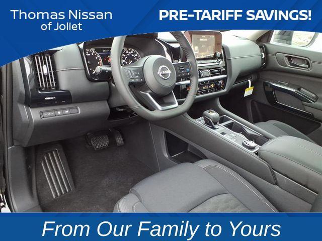 new 2025 Nissan Pathfinder car, priced at $35,372