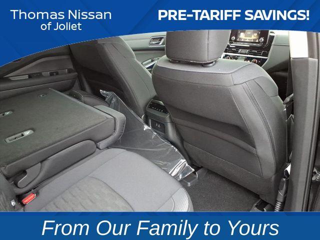 new 2025 Nissan Pathfinder car, priced at $35,372