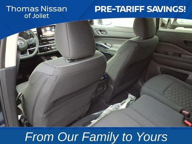 new 2025 Nissan Pathfinder car, priced at $35,372