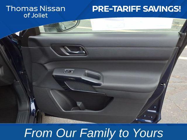 new 2025 Nissan Pathfinder car, priced at $35,372