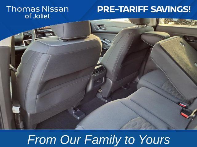 new 2025 Nissan Pathfinder car, priced at $35,258