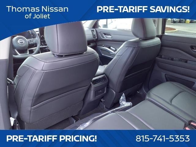 new 2025 Nissan Pathfinder car, priced at $41,446