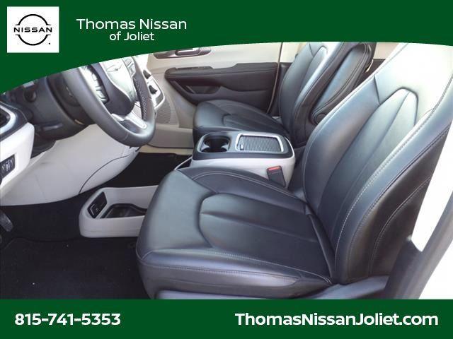 used 2024 Chrysler Pacifica Hybrid car, priced at $31,991