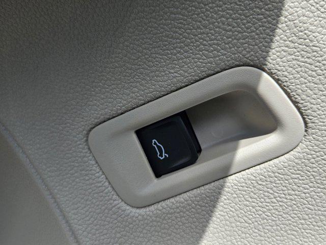 new 2025 Volkswagen Atlas car, priced at $45,405
