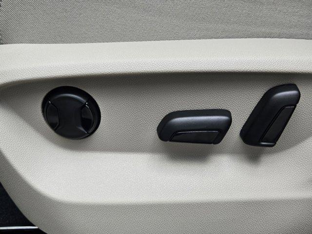 new 2025 Volkswagen Atlas car, priced at $45,405