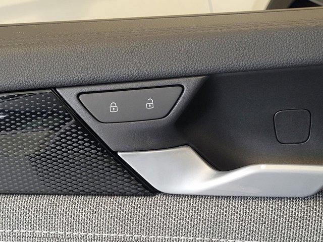 new 2025 Volkswagen Tiguan car, priced at $31,251