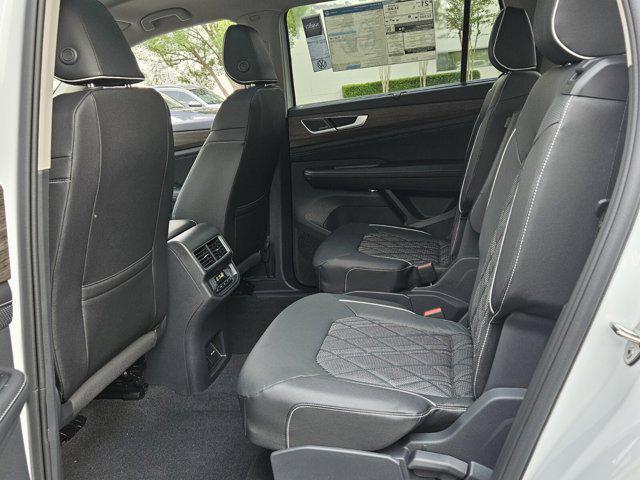 new 2025 Volkswagen Atlas car, priced at $55,815