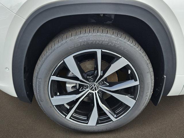 new 2025 Volkswagen Atlas car, priced at $55,815