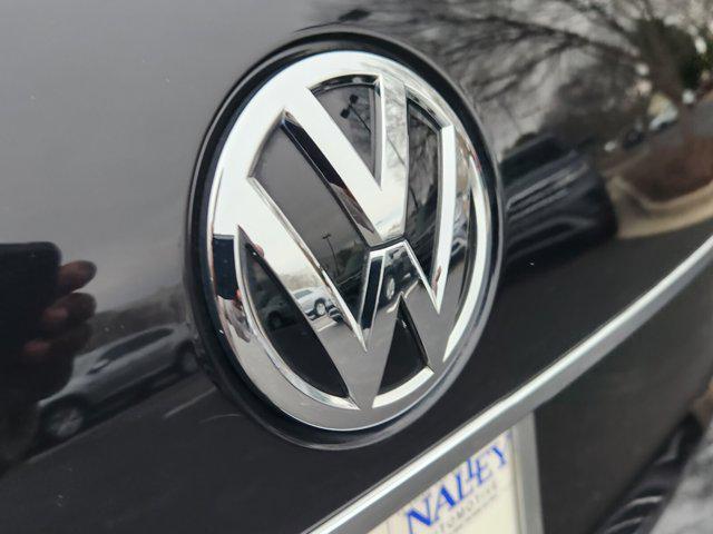 used 2018 Volkswagen Passat car, priced at $13,985