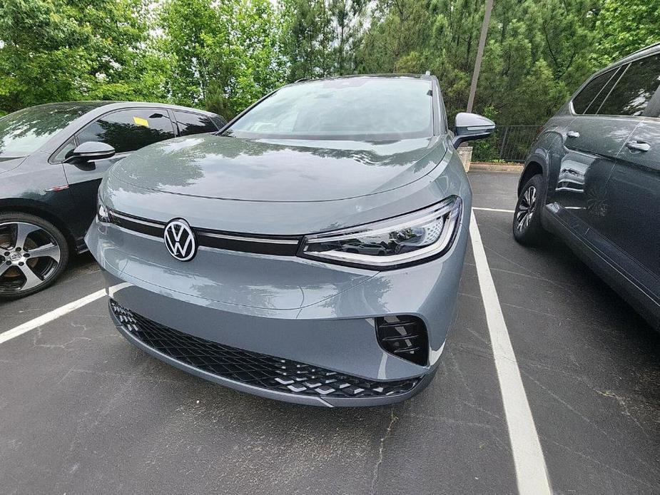 new 2024 Volkswagen ID.4 car, priced at $45,616