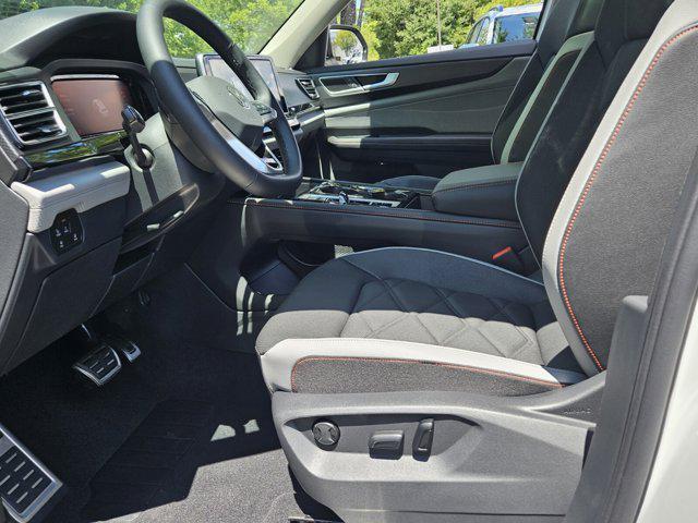 new 2025 Volkswagen Atlas car, priced at $48,442