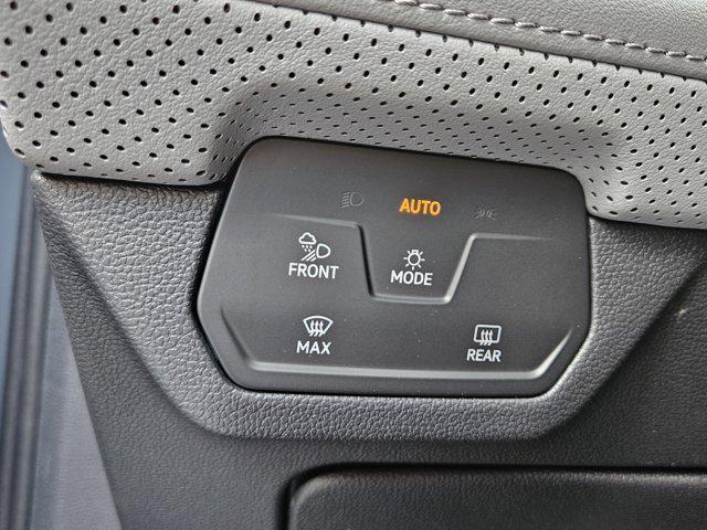 new 2025 Volkswagen Atlas car, priced at $48,281