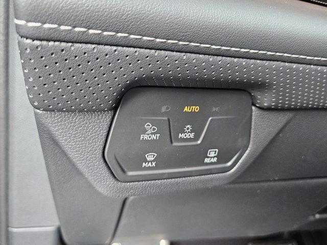 new 2025 Volkswagen Atlas car, priced at $55,378